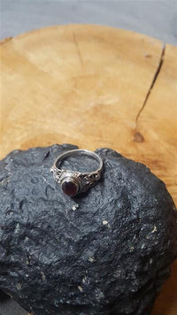 Load image into Gallery viewer, Silberringe Granat Seile Spiralbögen Kreise oval 925 - chic - net.de
