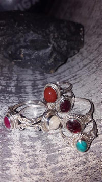 Load image into Gallery viewer, Silberringe Rubin Seile Spiralbögen Kreise oval 925 - chic - net.de
