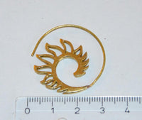 Load image into Gallery viewer, Spiralen Ohrringe Brass Wellen hohle Tropfen antik golden Tribal Piercing - chic - net.de
