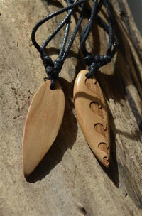 Load image into Gallery viewer, Surferkette Olivenholz Halskette Gravur verstellbar - chic - net.de
