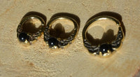 Cargar imagen en el visor de la galería, Universal Piercing Ring Brass Onyx Stein Knoten celtic - chic - net.de
