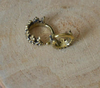 Cargar imagen en el visor de la galería, Universal Piercing Ring Messing gold Krone - chic - net.de
