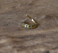 Cargar imagen en el visor de la galería, Universal Piercing Ring Messing gold Punkte - chic - net.de
