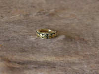 Cargar imagen en el visor de la galería, Universal Piercing Ring Messing gold Punkte - chic - net.de
