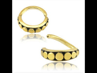 Cargar imagen en el visor de la galería, Universal Piercing Ring Messing gold Punkte - chic - net.de
