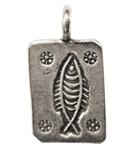 Load image into Gallery viewer, Rechteck Silberanhänger Fisch Blumen dunkel oxidiert Unisex Anhänger 925er Sterling Silber Kette
