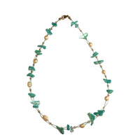 Load image into Gallery viewer, Halskette Perlmutt Splitter türkis Perlen weiß 42 cm
