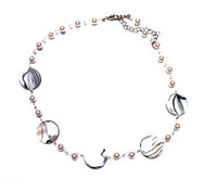 Load image into Gallery viewer, Kette Glasperlen Perlen Perlmutt Scheiben Damen Schmuck Zebra schwarz weiß 42- 48 cm nickelfrei
