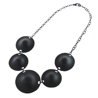 Cargar imagen en el visor de la galería, Ketten kurze Halskette Edelstahl schwarz fünf Kreise Ausbuchtung 54 cm

