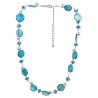 Load image into Gallery viewer, lange Perlen Halskette hell blau Perlmutt Scheiben 64cm
