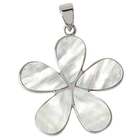 Load image into Gallery viewer, Blumenförmiger Perlmutt-Anhänger, Damenanhänger im 925er Sterlingsilber eingefasst.
