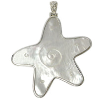 Load image into Gallery viewer, sternförmiger Perlmutt-Anhänger,Damenanhänger mit 925er Sterlingsilber eingefasst und Spirale im Inneren
