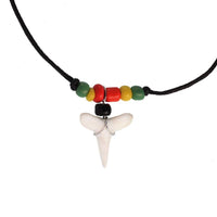 Load image into Gallery viewer, Surferkette Haifzahn Surfbrett rund Holz Muschel verstellbar
