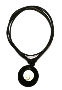 Load image into Gallery viewer, Shivaauge Kette rund Raisin schwarz Baumwolle gewachst Shiva Auge verstellbar
