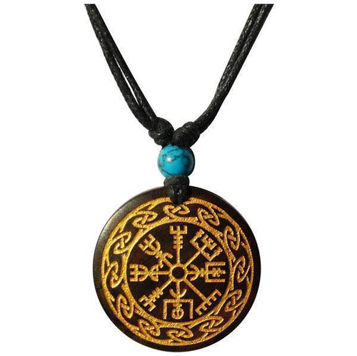 The Halskette Holz Türkis verstellbar Anhänger gold silber features a round Holzanhänger with golden Vegvisir and knotwork, plus a blue bead on an adjustable cotton cord—this unisex necklace adds mystical charm to your style.