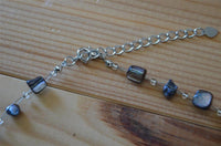 Load image into Gallery viewer, Perlen Perlmutt Halskette Muschel Stücke lila braun grau
