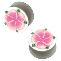 Cargar imagen en el visor de la galería, Bone Plug weiß Inlay Blume rosa grün handgeschnitzt Tribal Organic Expander Tunnel Piercing
