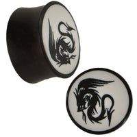 Load image into Gallery viewer, Plug Horn weiße Gravur Drache Flügel Flamme schwarz Piercing
