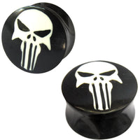 Cargar imagen en el visor de la galería, Horn Plug in schwarz weiß Totenkopf Muster handgeschnitzt Tribal Buffalo Tunnel Ohrstecker
