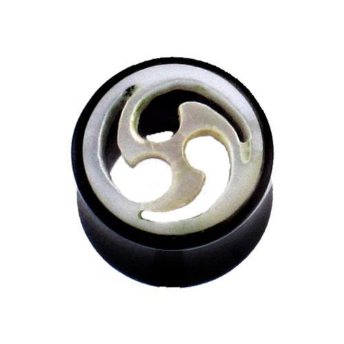 The Horn Plug Tunnel Perlmutt Tomoe Inlay weiß double flared features a sleek black design with a shiny silver swirl and white Perlmutt inlay, making it ideal for tribal piercing styles.