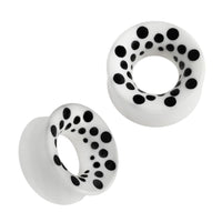Cargar imagen en el visor de la galería, Bone Flesh Tunnel Polka Dots Punkte schwarz weiß double flared Plug Piercing
