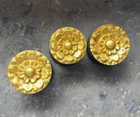 Cargar imagen en el visor de la galería, Hornplug Plug Horn Blume gold Farbe schwarz Flesh Tunnel Lobe Expander
