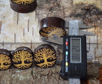 Load image into Gallery viewer, Holz Plug Baum des Lebens Yggdrasil gold double flared
