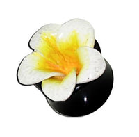 Load image into Gallery viewer, Holzplug Lederblume gelb weiß Eisenholz schwarz handgeschnitzt Tribal Holz Plug Tunnel Expander
