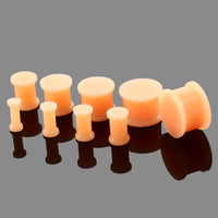 Cargar imagen en el visor de la galería, Flesh Plug Silikon ribbed hautfarben Hider Retainer
