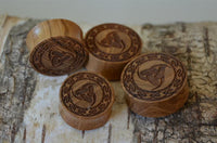 Cargar imagen en el visor de la galería, Holz Teakholz Plug Odins Horn Knotenrand double flared
