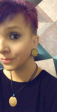 Load image into Gallery viewer, Holz Plug Blumen Wabe gold double flared
