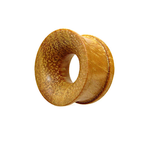 The Tunnel ocker Jackfrucht Holz handgeschnitzt ribbed is a single round ear gauge plug made from Jackfruit wood with ribbed detailing, a hollow center, and flared edges, shown against a white background.