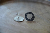 Load image into Gallery viewer, Ohrstecker 925 Sterling Silber Scheibe schwarz Blätter
