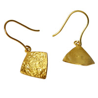 Load image into Gallery viewer, Ohrringe vergoldet 925 Silber Raute gebogen uneben
