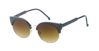 Load image into Gallery viewer, Sonnenbrille Damen rund Oberkante eckig, Vintage Cat Eye, gold Metallrahmen, dunkelgrün-bordeaux Akzent, braune Verlaufsgläser, 400UV. Das Modell zeigt Front- und Seitenansicht vor weißem Hintergrund. Retro John Lennon Stil.
