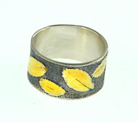 Cargar imagen en el visor de la galería, Ring 925 Silber oxidiert Blätter vergoldet Gips Textur
