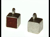 Load image into Gallery viewer, Anhänger Silber 925 Würfel crushed Stein 10mm
