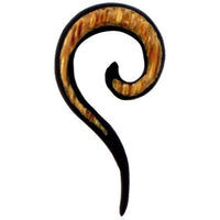 Load image into Gallery viewer, Tribal Holz Pircing Expander, schwarze Thai Spirale mit hellbraunem Muster, aus Eisen-und Kokosholz, 4mm, Plug, Tunnel, Ohrhänger, Ohrstecker
