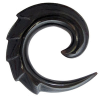 Load image into Gallery viewer, Tribal Buffalo Horn Piercing Expander schwarz Schuppen Spirale 6 mm Plug Ohrhänger Ohrstecker
