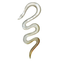 Cargar imagen en el visor de la galería, Perlmutt Piercing Schlange Hook 4mm Expander Muschel filigran handgeschnitzt Ohr
