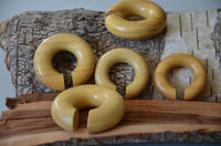 Cargar imagen en el visor de la galería, Ohr Donut Piercing Ohrgewicht Jackfrucht Holz Ring
