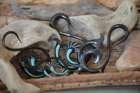 Cargar imagen en el visor de la galería, Horn Piercing Dehnspirale Türkis Inlay Fishtail Schwan
