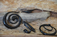 Cargar imagen en el visor de la galería, Horn Piercing Dehnspirale Cobra Schlange spiralig
