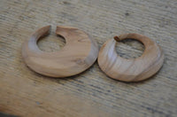 Load image into Gallery viewer, Olivenholz Piercing Hoop Kreis Creole hell 4mm 6mm
