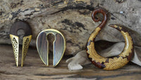 Cargar imagen en el visor de la galería, Ohrgewicht Ohr Dehner Holz gold bemalt Mandala Creole
