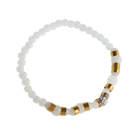 Load image into Gallery viewer, Brass Glitzerkugel Armband golden Perlen weiß Ringchen Kristalle verstellbar
