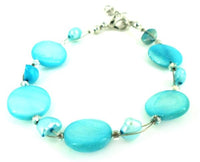 Load image into Gallery viewer, Perlmutt Armband hellblau Perlen Scheiben Damen Karabinerverschluss nickelfrei 18cm-20cm
