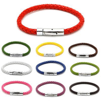 Load image into Gallery viewer, Zehn runde, geflochtene Lederarmbänder (unisex, nickelfrei) in Rot, Grün, Gelb, Braun, Weiß, Blau, Pink, Lila, Hellgrün und Dunkelbraun mit Edelstahl-Knopfverschluss sind in zwei Reihen angeordnet.
