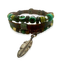 Load image into Gallery viewer, Surfer Lederarmband Auge der Fatima grün Feder Holz Band Brass verstellbar Leder Schnur nickelfrei
