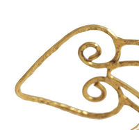 Load image into Gallery viewer, Messing Armreif antik golden filigran gehämmert Herz Blume groß 50mm breit
